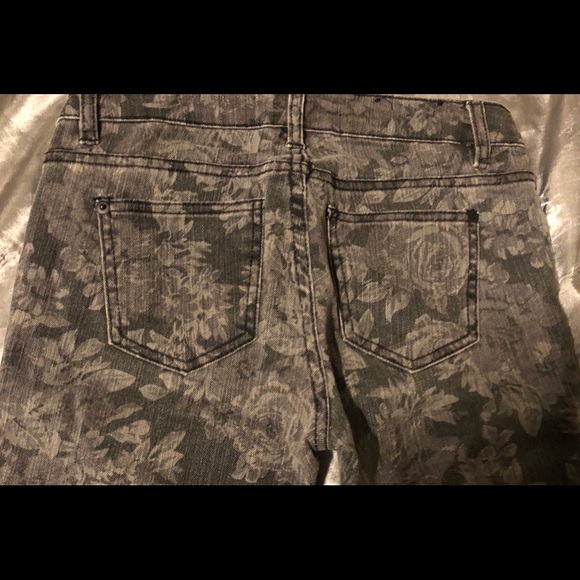 Unique Floral 2.1 Denim Jeans! (Rare pattern) - Picture 8 of 8